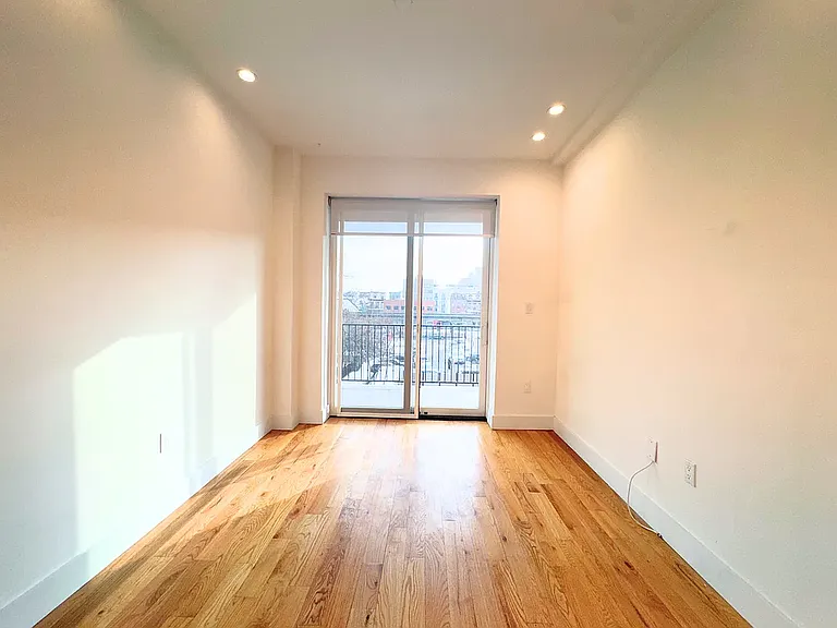516 Herkimer St #3B — Photo 6