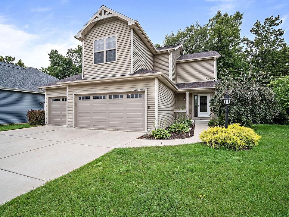 1st image of W206N16525 Marshland DRIVE