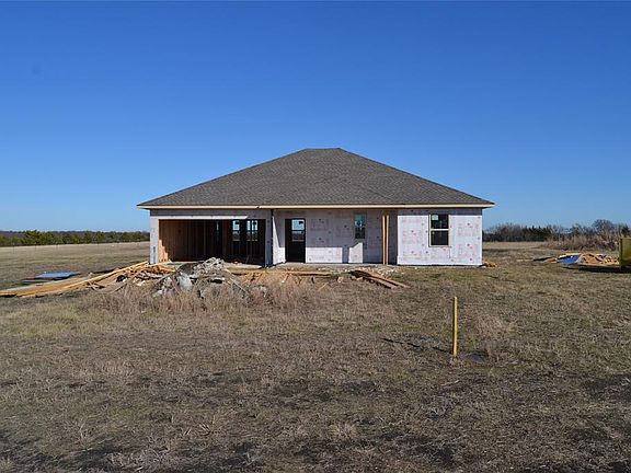 3rd image of 400 Marshall Cir