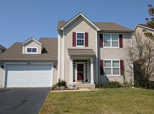 203 Bluegrass Pkwy, Oswego, IL 60543