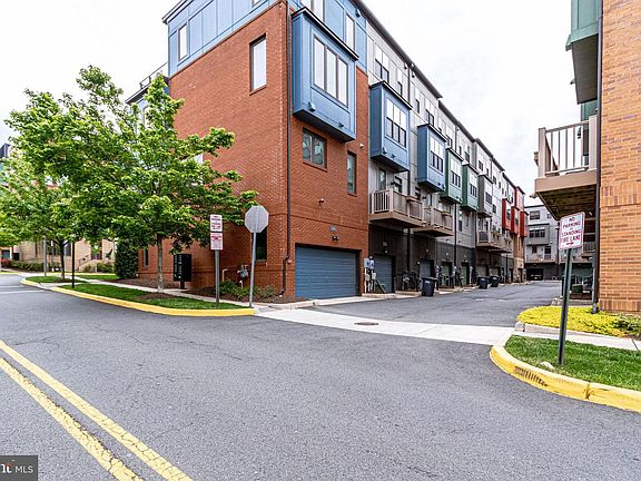 2nd image of 2940 Stella Blue Ln