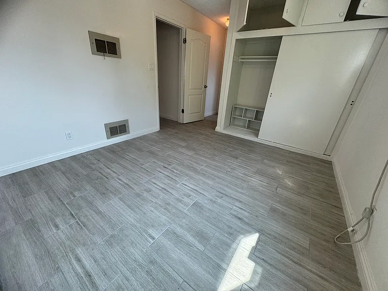 921 E Las Tunas Dr — Photo 18