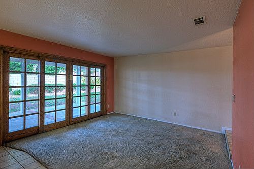 4th image of 2113 W Ontario Ave