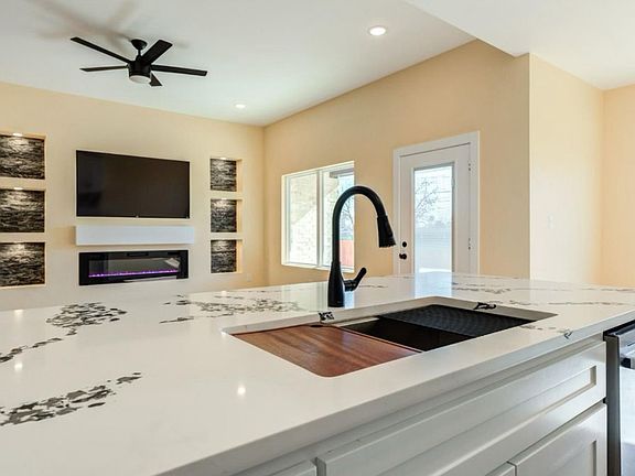 5th image of 2303 39th St
