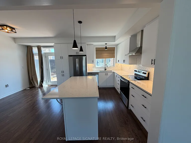 1392 William Halton Pkwy W — Photo 18