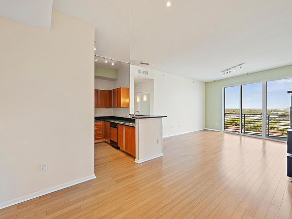 3rd image of 1551 N Flagler Drive #Ph L7