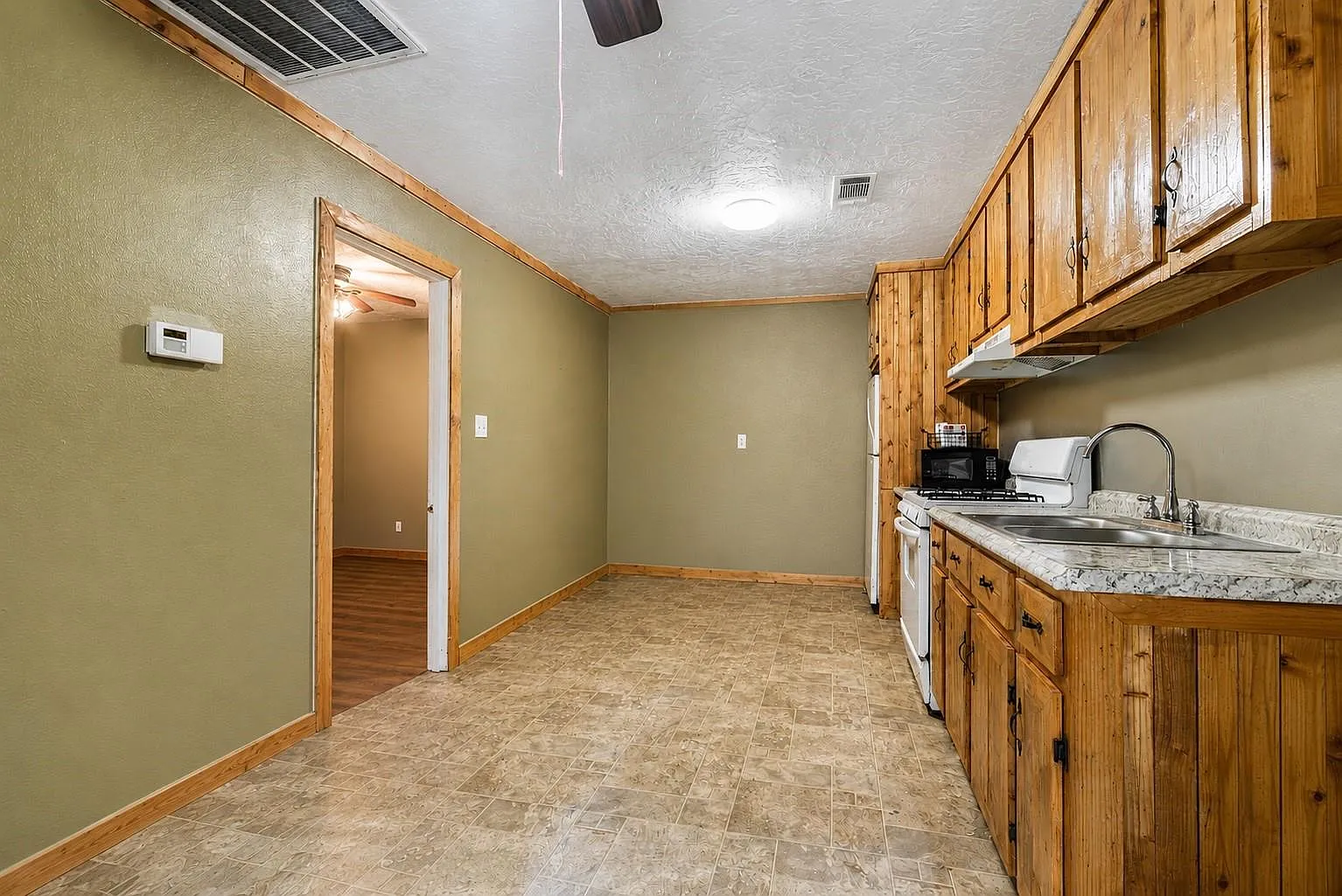 1 bed, 1.0 bath, 500 sqft, $750 — Photo 4