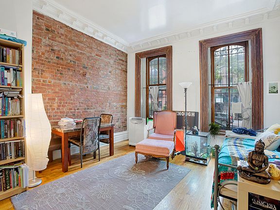 5th image of 453 Washington Ave #2A