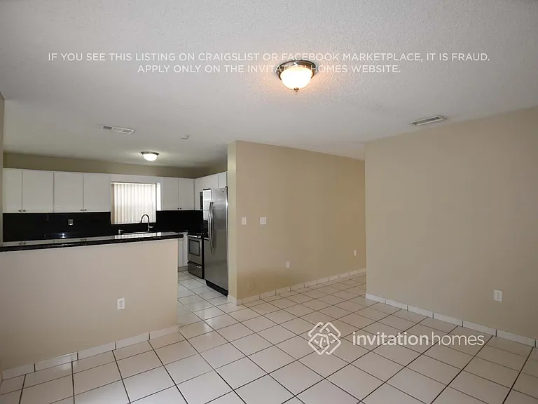 621 SW 176th Ave — Photo 5