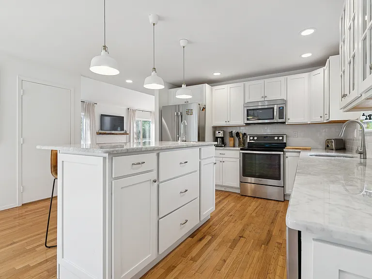 4 Morris Ct — Photo 9