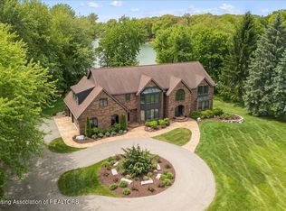 808 E Geneva Dr, Dewitt, MI 48820