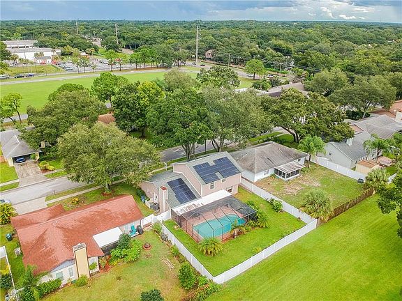 4th image of 1850 Arbor Dr S