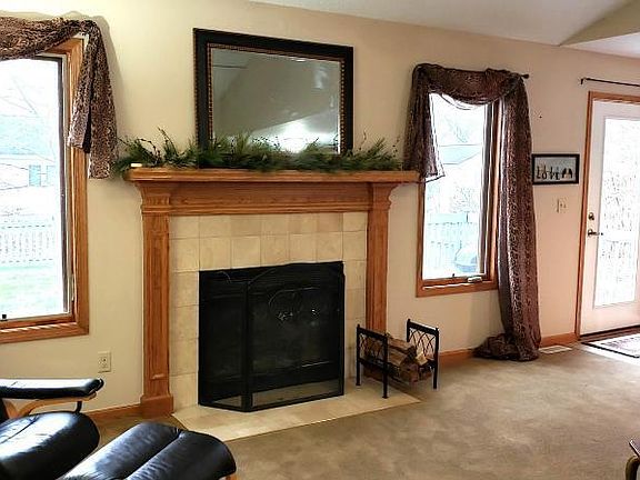 5th image of 343 Berkshire Dr