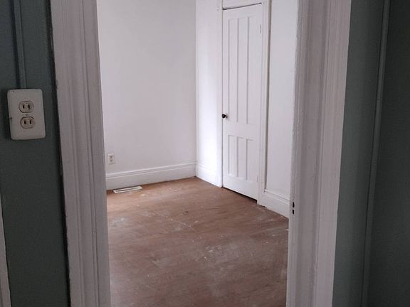 4th image of 1426 Sunset Ave