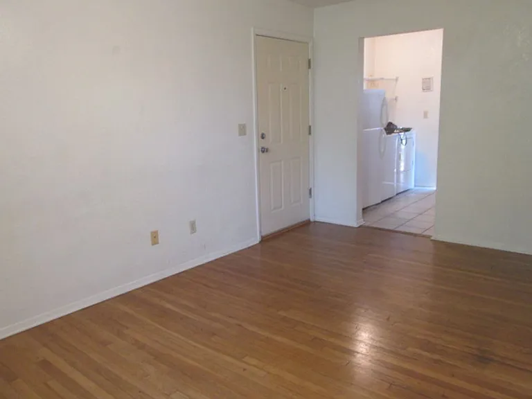 1507 Georgia St — Photo 7