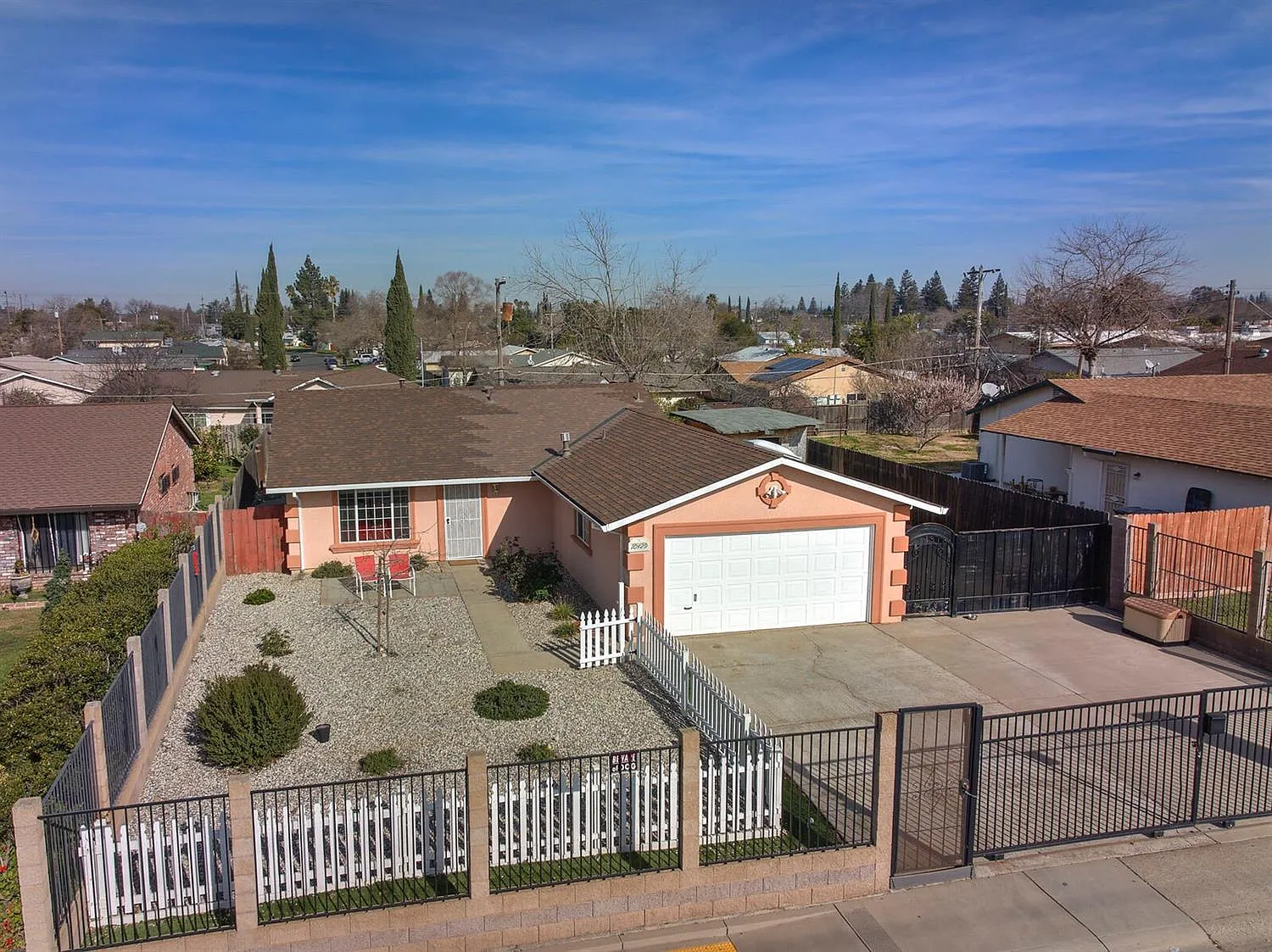10429 White Rock Rd photo 1