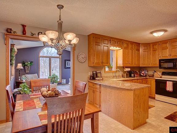 5th image of 18564 Maple Haven Ln