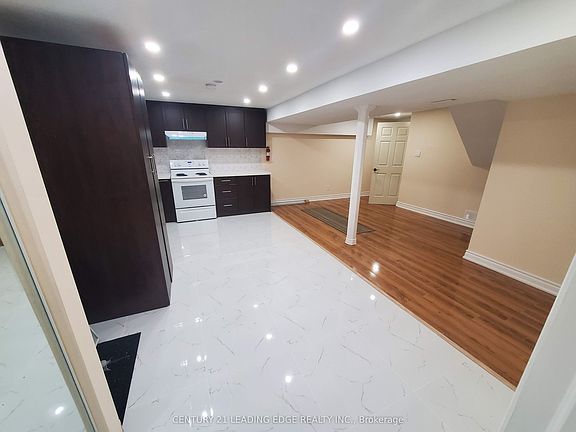 3rd image of 504 Lightfoot Pl