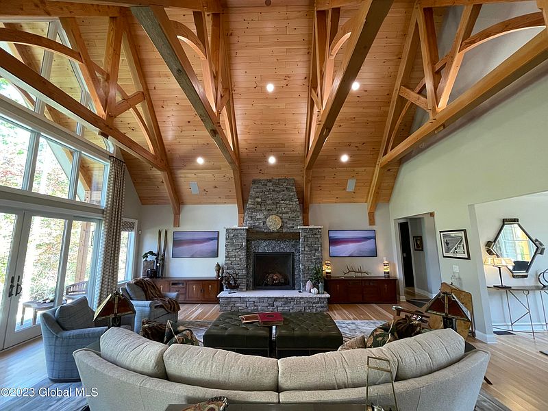4th image of 9 Edgewood Drive