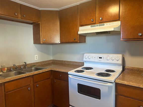 2nd image of 182 Carver Ave