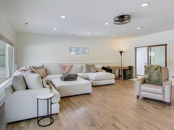 4th image of 2403 Quiet LANE