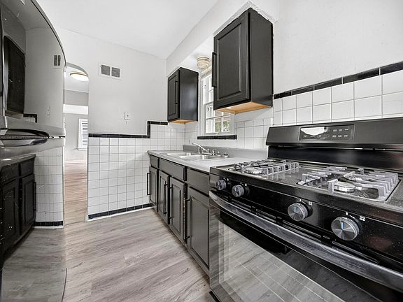 4th image of 234 Henquin Dr #2