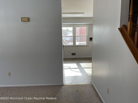 3rd image of 1079 Bay Ave