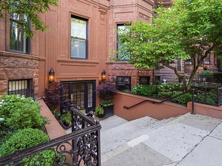 239 Commonwealth Ave #10 — Photo 1