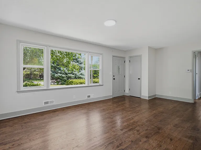 7138 Craig St — Photo 10
