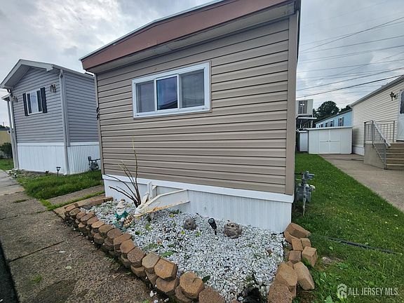 2nd image of 44 Coke Ave