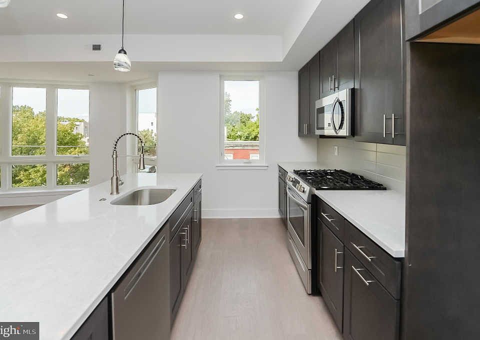 1st image of 1628 W Thompson St #3