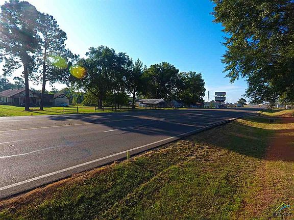 2nd image of 2182 Us Highway 271 N