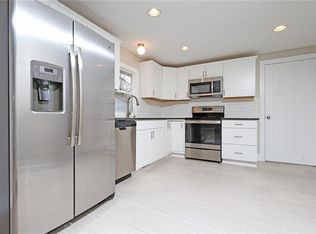 3047 Mahaska Ave, Des Moines, IA 50317