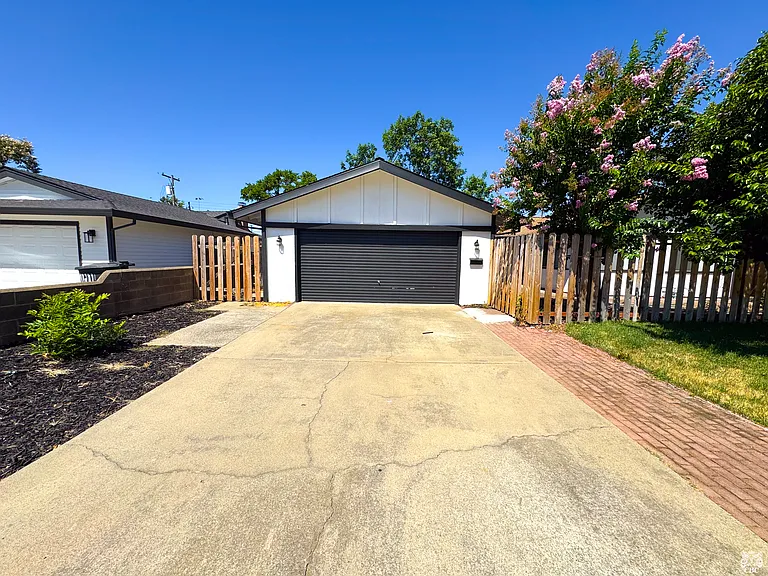 6624 Doreen Way — Photo 23