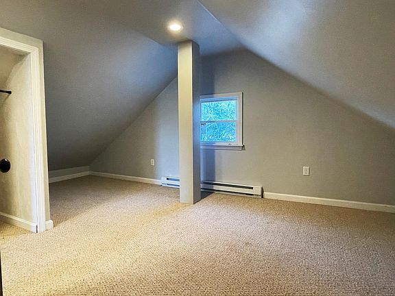 5th image of 938 Smithfield Ave #2
