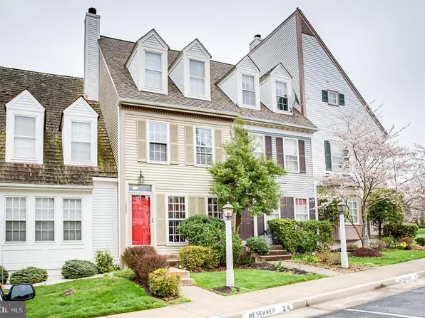 12867 Mill House Ct, Woodbridge, VA 22192