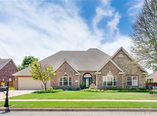 1619 E Winfield Dr, Fayetteville, AR 72703