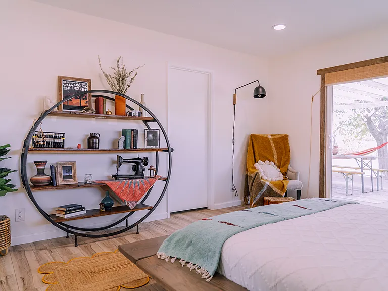 5740 Marvin Dr — Photo 2