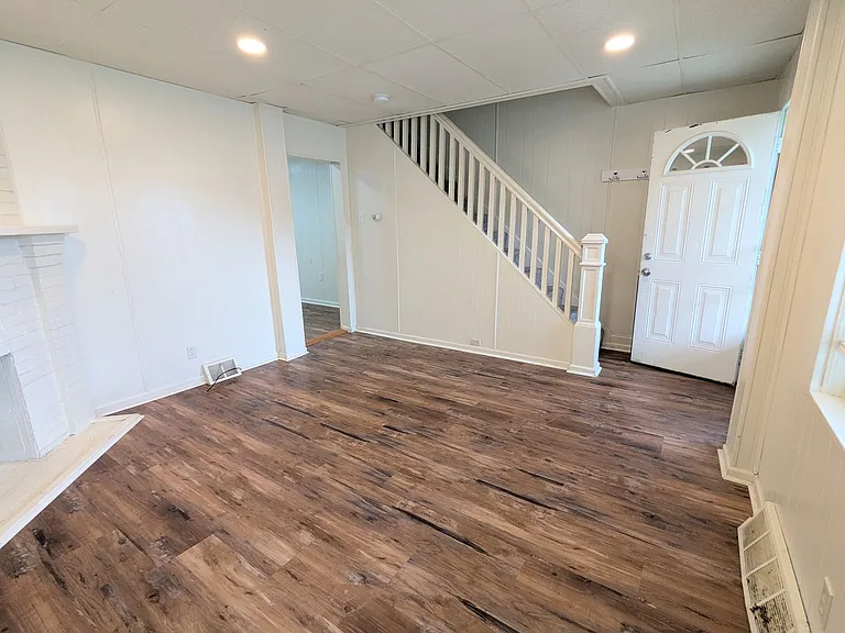 320 Aidyl Ave — Photo 9