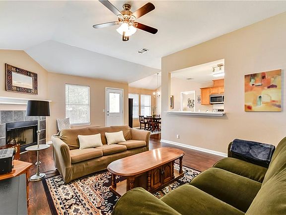 5th image of 808 Eaglecreek Dr