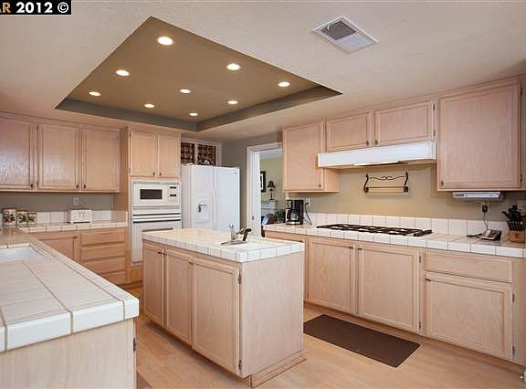 5th image of 1045 Cheshire Cir