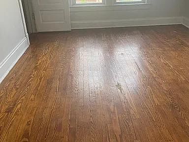 5th image of 3831 Elm St