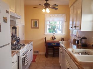 1294 Arona St, Saint Paul, MN 55108