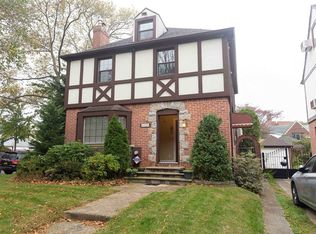 63-60 Ellwell Cres, Rego Park, NY 11374