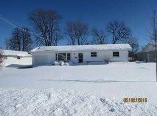 453 Sioux Ln, Carol Stream, IL 60188