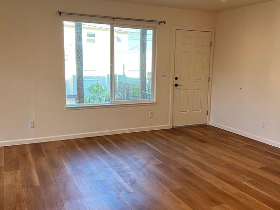 4th image of 139 School St #2