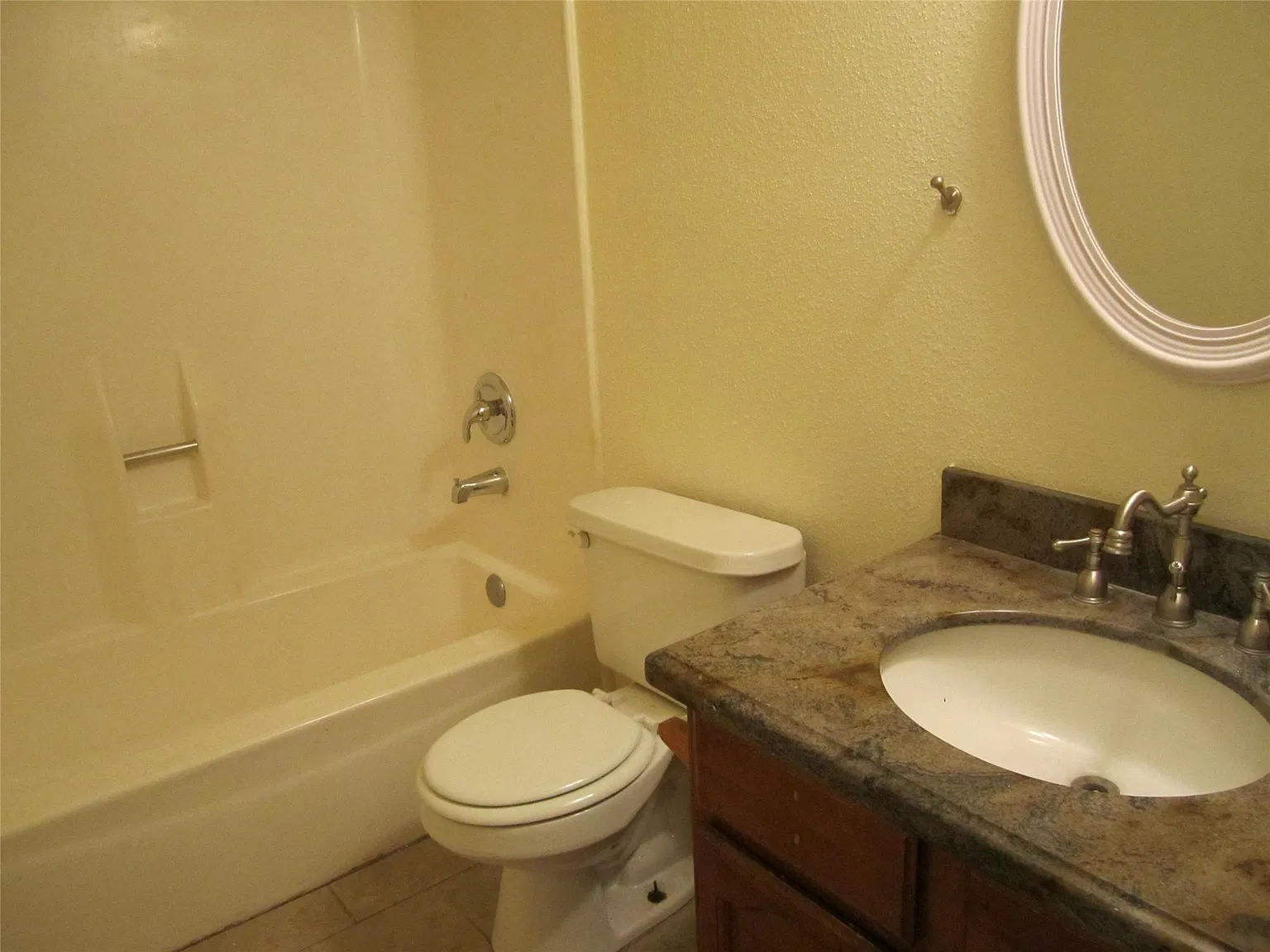 3 bed, 2.0 bath, 1391 sqft, $1,700 — Photo 4