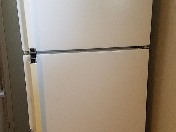 11 cubic foot Refrigerator