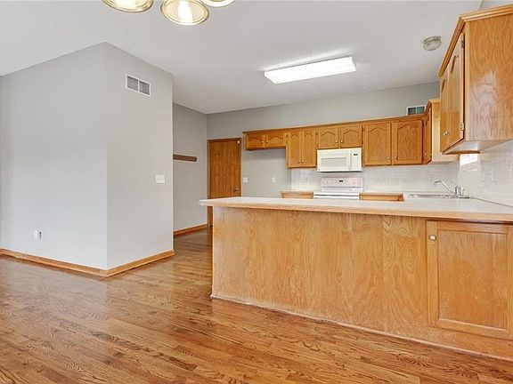 4th image of 5012 S Powell Ave