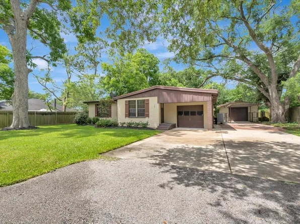 527 S Iowa Ave, League City, TX 77573